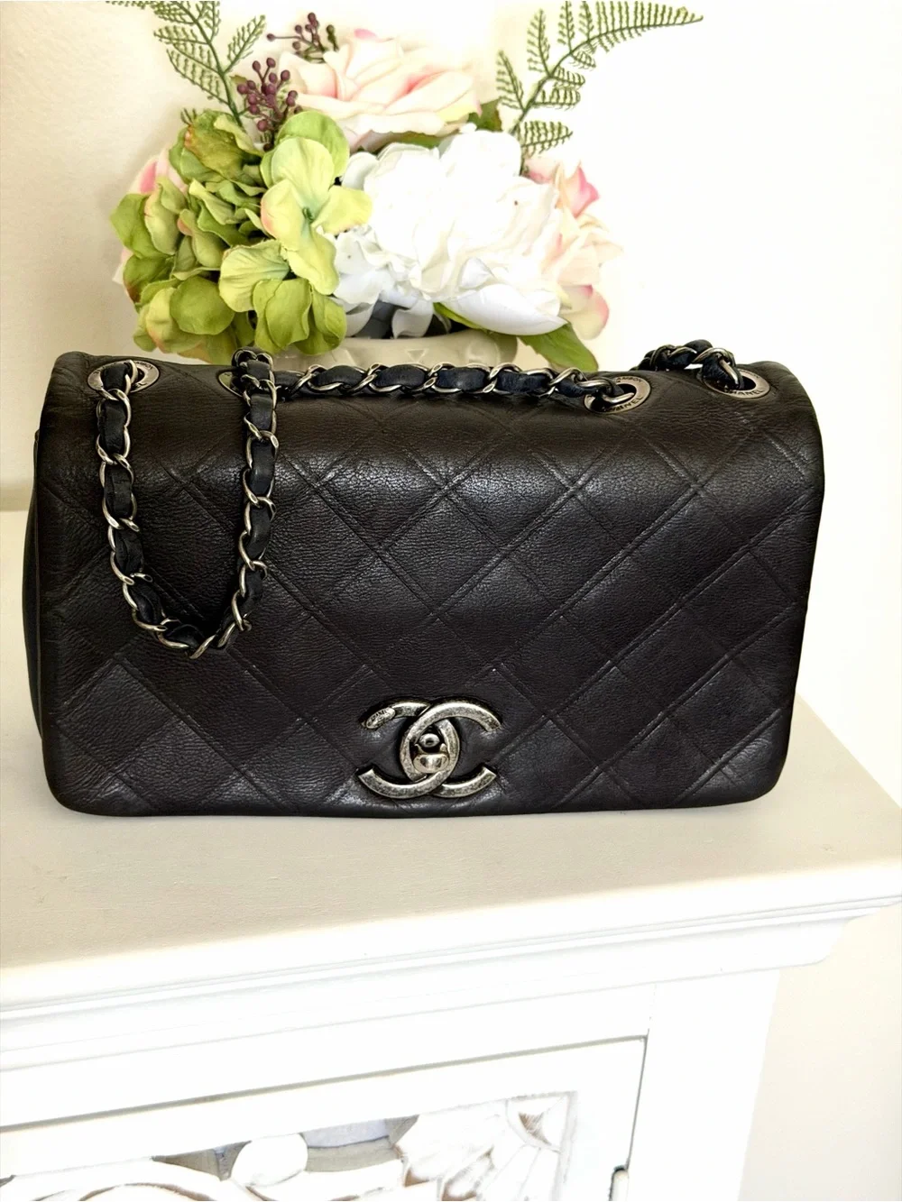 Authentic two tone lambskin Chanel bag - Picture 12 of 14